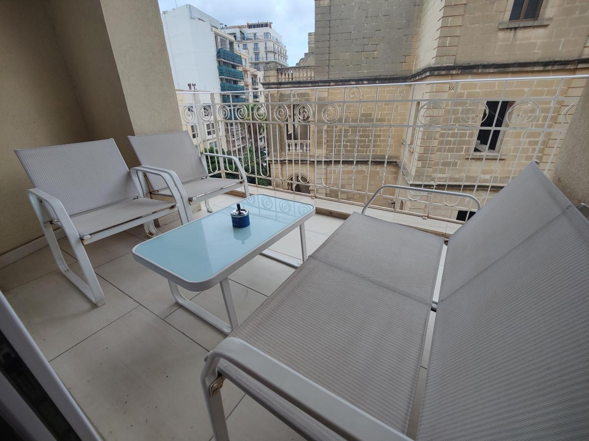 Central Modern Sliema 2 Bedroom Apartment Dış mekan fotoğraf